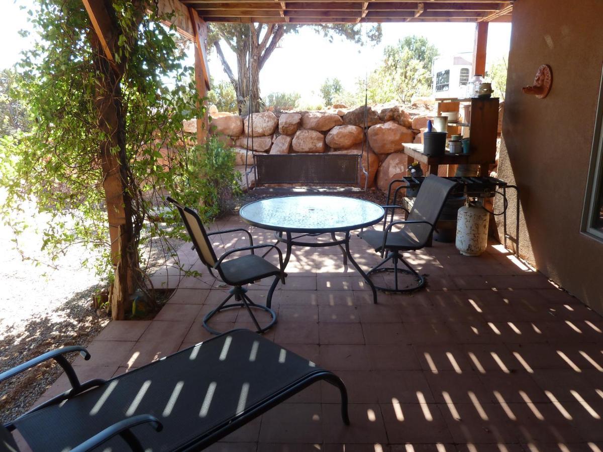 Апартаменты Red Rock Hacienda Канаб Экстерьер фото